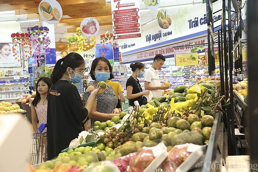 Thủ tướng Chính phủ yêu cầu kiểm soát giá hàng hóa, dịch vụ sau khi giá xăng dầu giảm mạnh