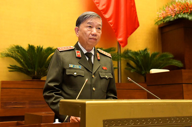 Bộ trưởng Bộ Công an sẽ trả lời chất vấn về hộ chiếu mới và thẻ CCCD