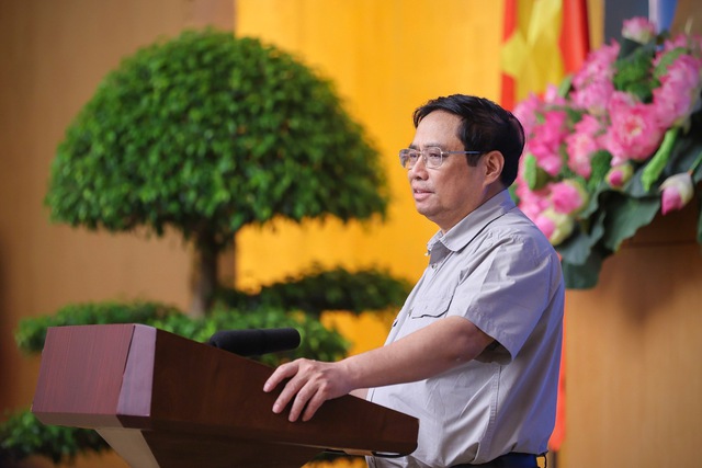 Thủ tướng: Tuyệt đối không quên 'bài học xương máu' khi thiếu vaccine; sớm khắc phục bằng được tình trạng thiếu thuốc