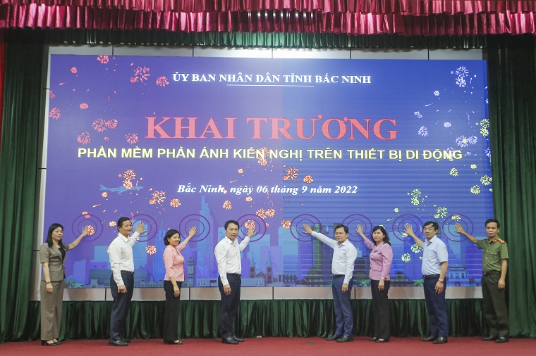 Đẩy mạnh chuyển đổi số để phát triển nhanh, bền vững