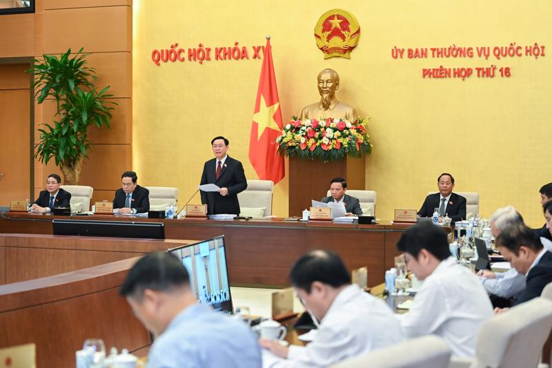 Trình Quốc hội tăng lương công chức, viên chức từ 1.7.2023