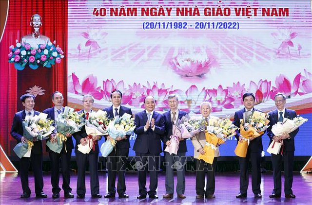 Hoàn thiện chính sách đãi ngộ để mỗi giáo viên yên tâm gắn bó với nghề