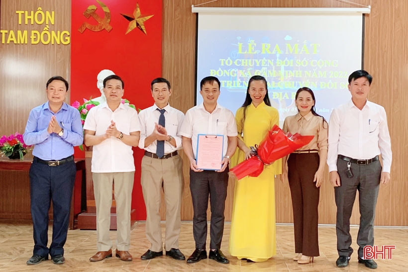 Cầm tay, chỉ việc, giúp người dân Hà Tĩnh “chuyển đổi số”