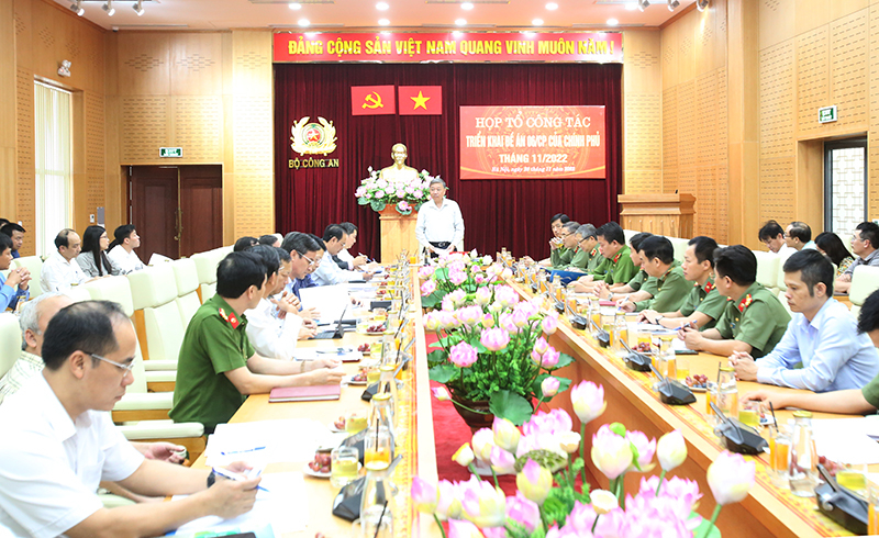 Đẩy nhanh xây dựng và số hóa dữ liệu các bộ, ngành để phục vụ người dân và doanh nghiệp
