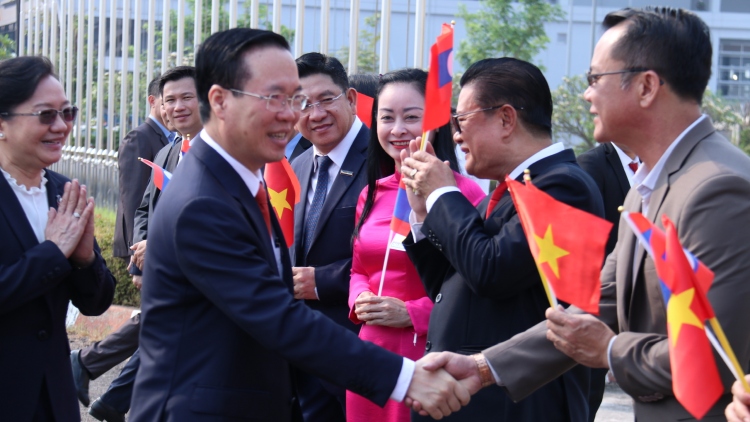 Dành ưu tiên cao nhất vun đắp quan hệ đoàn kết đặc biệt Việt Nam-Lào