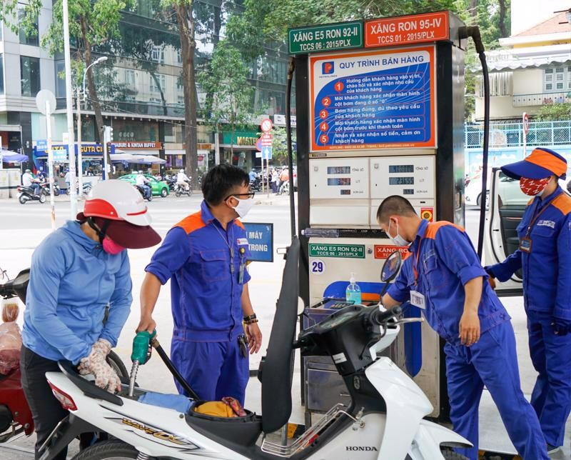 Từ 15h chiều nay 11/5, giá xăng dầu tiếp tục giảm sâu