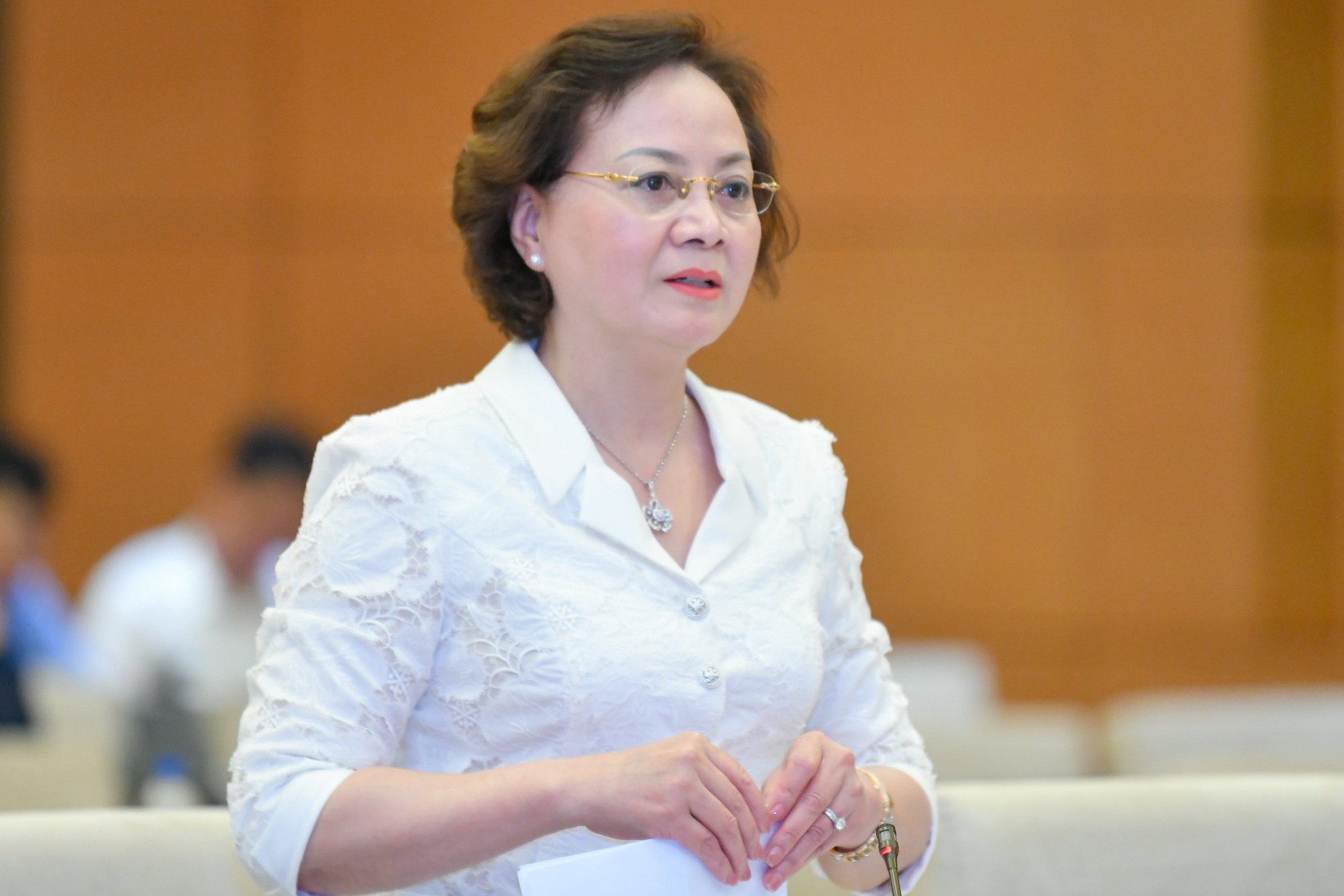 Xây dựng bảng lương mới theo Nghị quyết 27-NQ/TW, bảo đảm đời sống cho CBCCVC và gia đình
