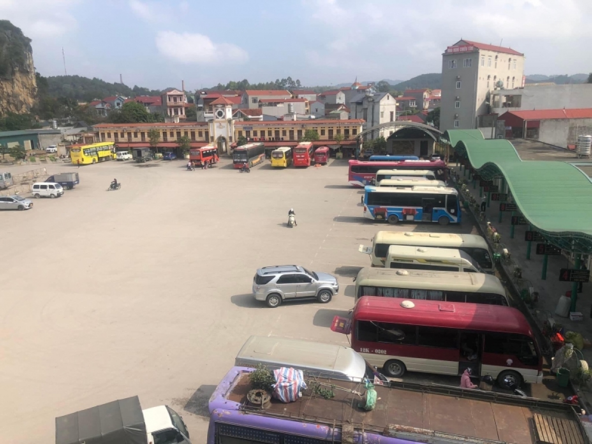 Cảnh báo thủ đoạn lừa đảo giao hàng qua xe khách