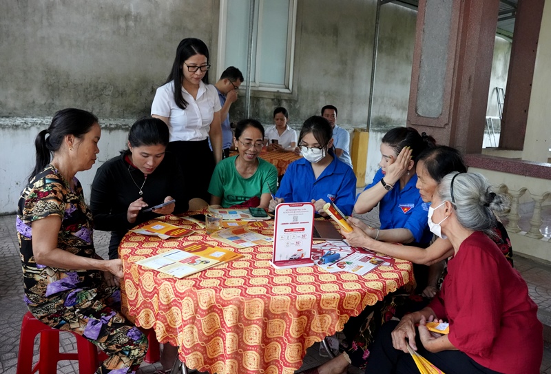 Thạch Hạ phát động cao điểm chuyển đổi số và sử dụng dịch vụ công trực tuyến