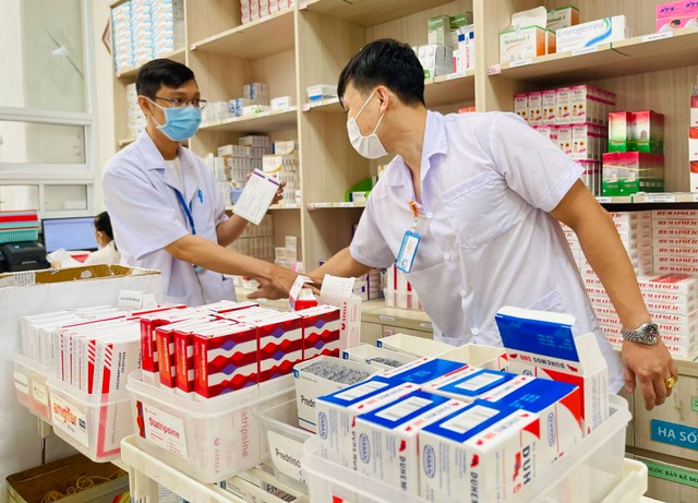 Bảo đảm cung ứng, kiểm soát chặt chẽ giá thuốc điều trị bệnh đau mắt đỏ