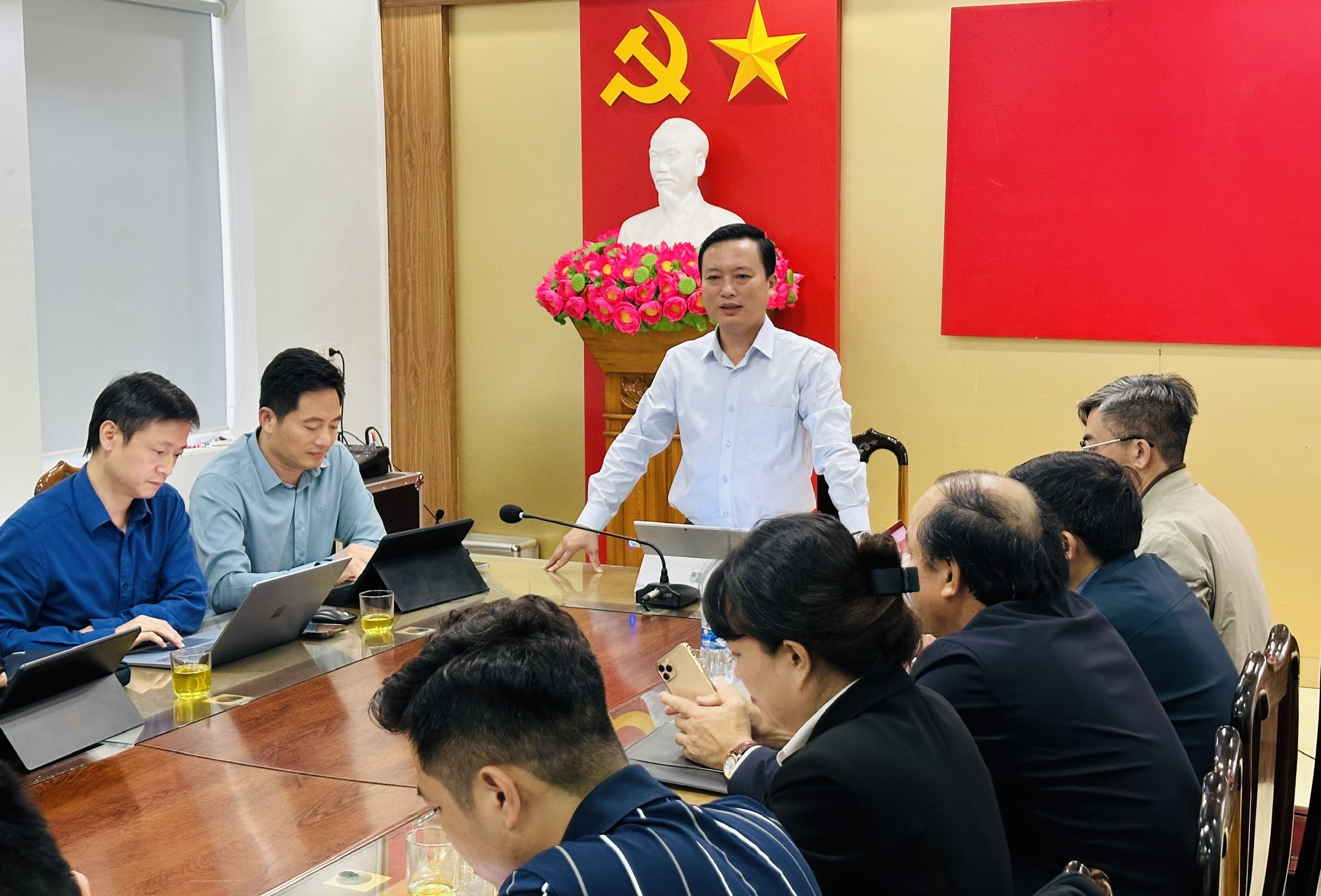 Hà Tĩnh họp đẩy mạnh giải pháp nâng cao chỉ số  Chuyển đổi số cấp tỉnh năm 2023