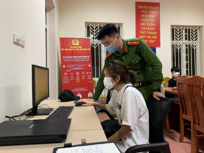 Quy định mới về tiếp nhận hồ sơ đăng ký cư trú trực tuyến qua cổng dịch vụ công, ứng dụng VneID