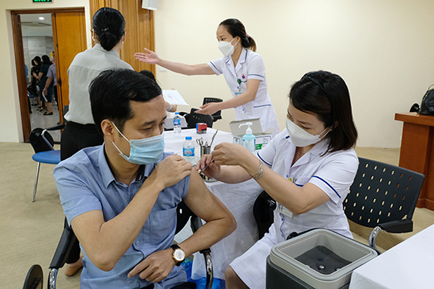 Chế độ phụ cấp nghề cho cán bộ y tế dự phòng, y tế cơ sở