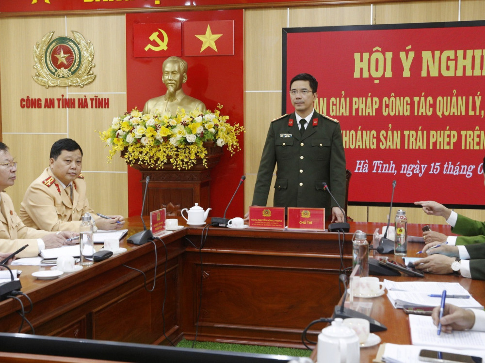 Kiên quyết xử lý nghiêm các bến, bãi tập kết khoáng sản trái phép trên sông La, sông Lam