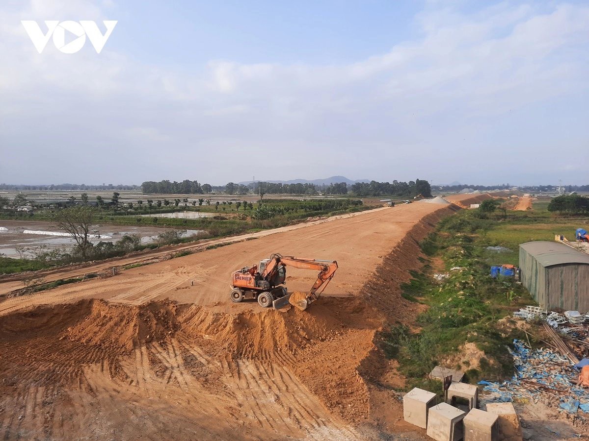 Vì sao tốc độ tăng trưởng kinh tế của Hà Tĩnh đứng đầu khu vực Bắc Trung Bộ?