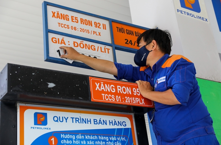 Giá xăng tăng mạnh trong chiều nay (25/01)