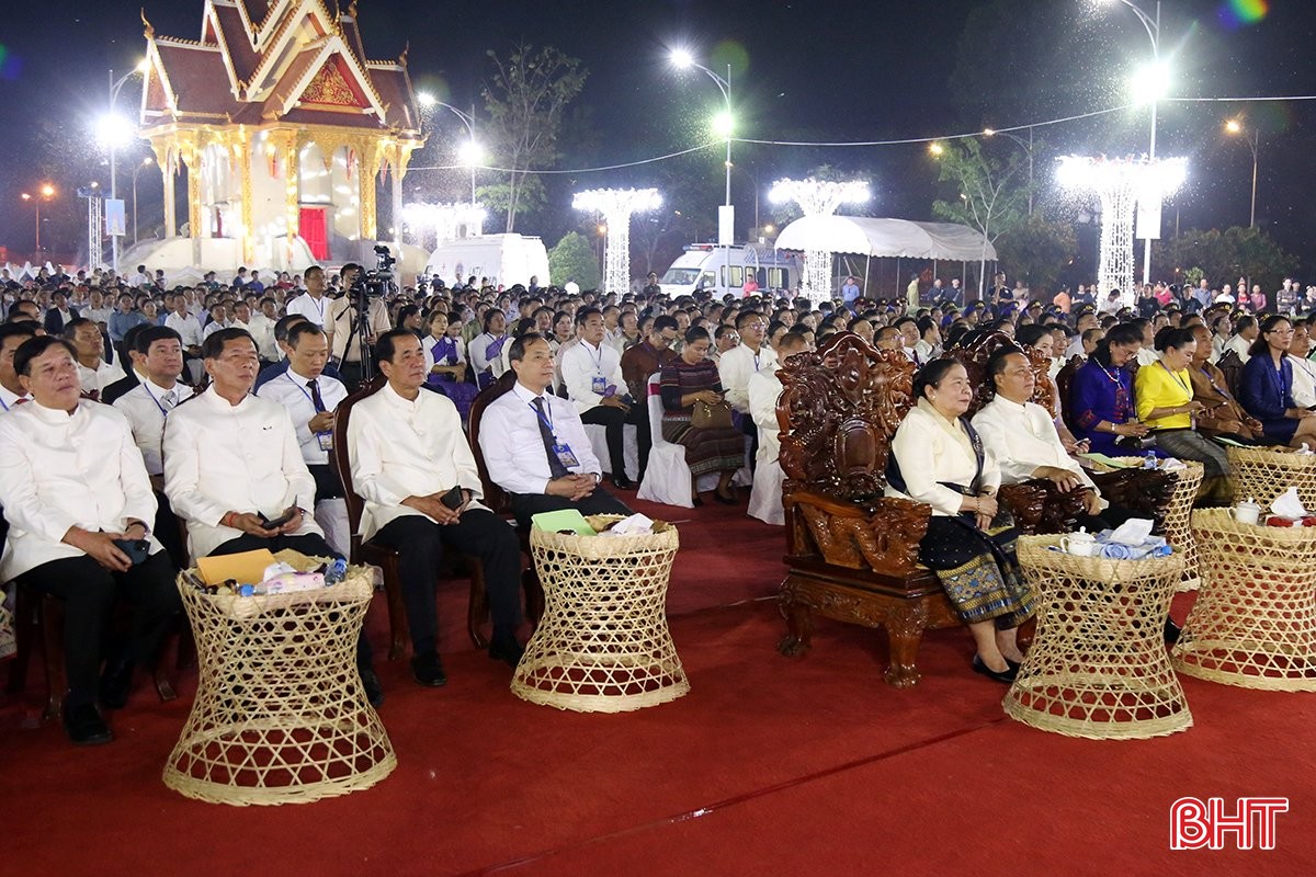 Đoàn đại biểu Hà Tĩnh dự Lễ kỷ niệm 40 năm Ngày thành lập tỉnh Bolikhămxay