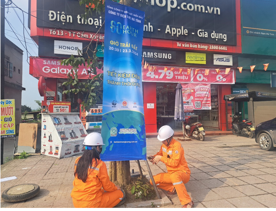Công ty Điện lực Hà Tĩnh lan toả văn hóa tiết kiệm điện từ sự kiện “Giờ trái đất”