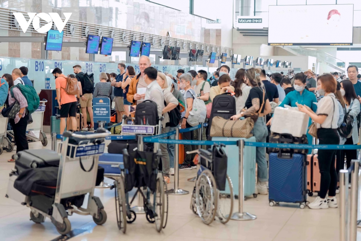 Yêu cầu các hãng bay tăng chuyến đáp ứng nhu cầu dịp nghỉ lễ 30/4-1/5
