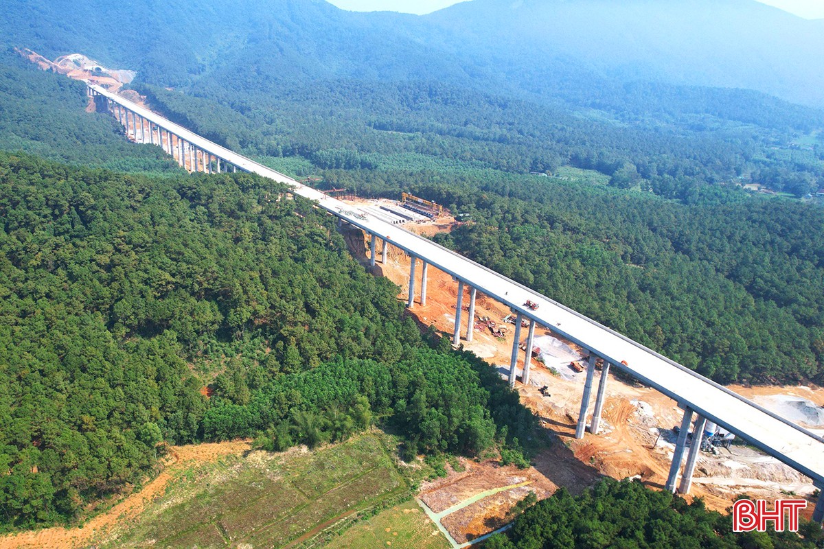 Diện mạo cao tốc Diễn Châu – Bãi Vọt trước ngày thông xe