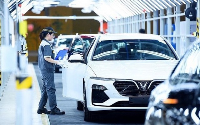 Thủ tướng yêu cầu nghiên cứu giảm phí trước bạ ôtô trong tháng 5