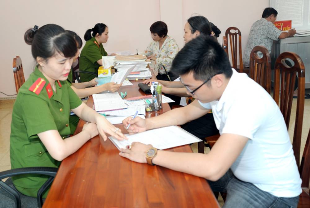Công bố thủ tục hành chính được sửa đổi, bổ sung và bị bãi bỏ trong lĩnh vực đăng ký, quản lý cư trú và lĩnh vực đăng ký, quản lý xuất nhập cảnh thuộc thẩm quyền giải quyết của Bộ Công an