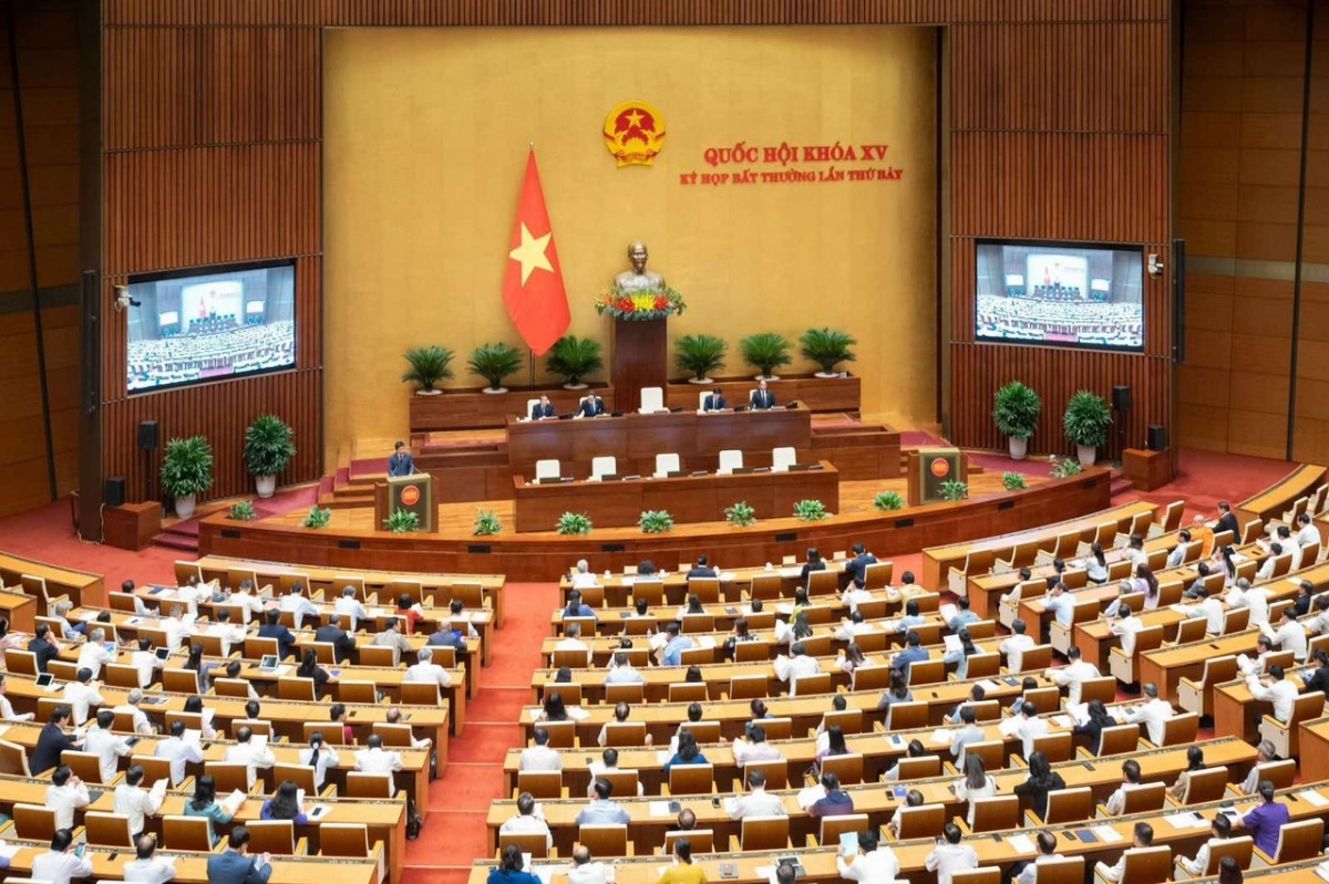 Miễn nhiệm Chủ tịch Quốc hội Vương Đình Huệ
