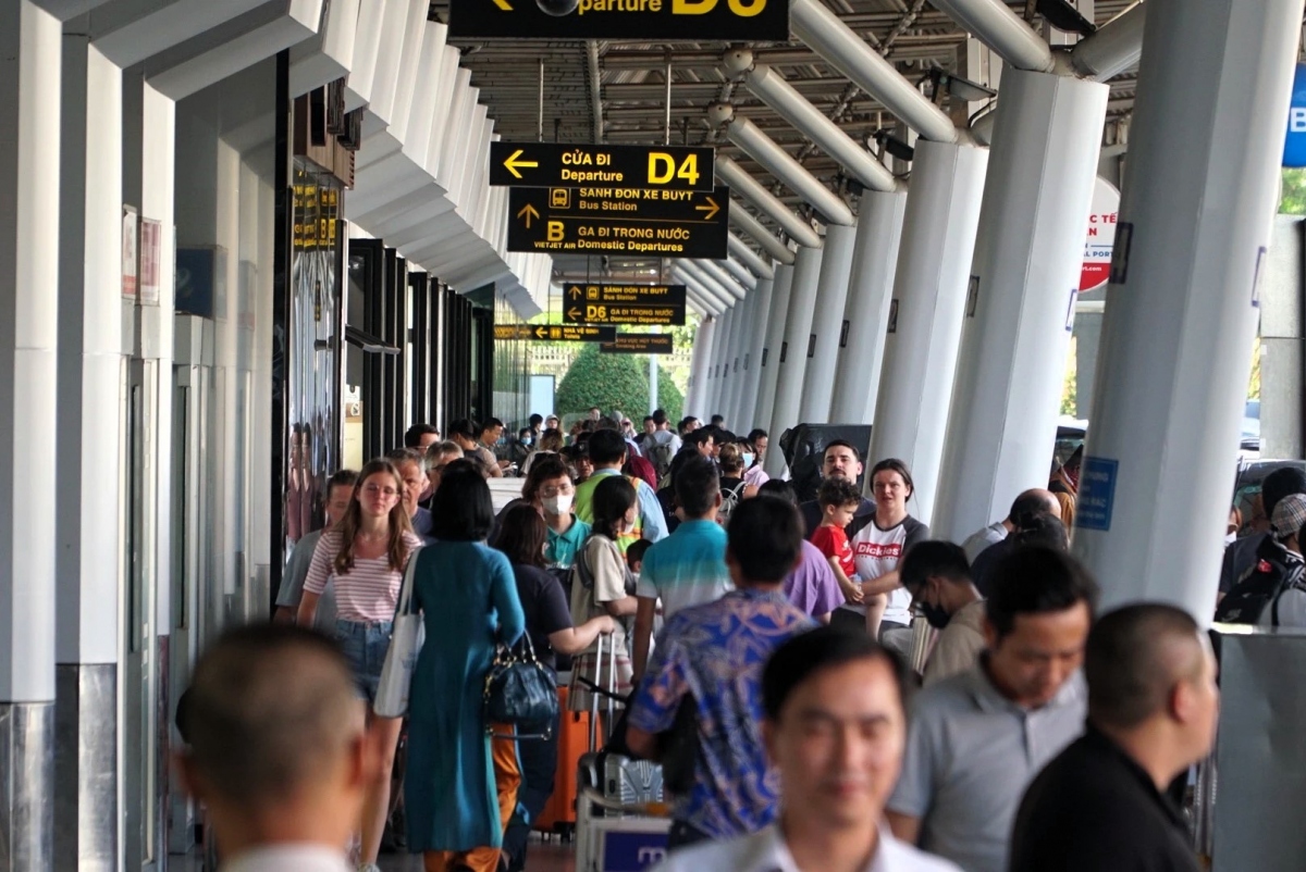 Yêu cầu rà soát, kiểm tra giá vé máy bay tăng cao