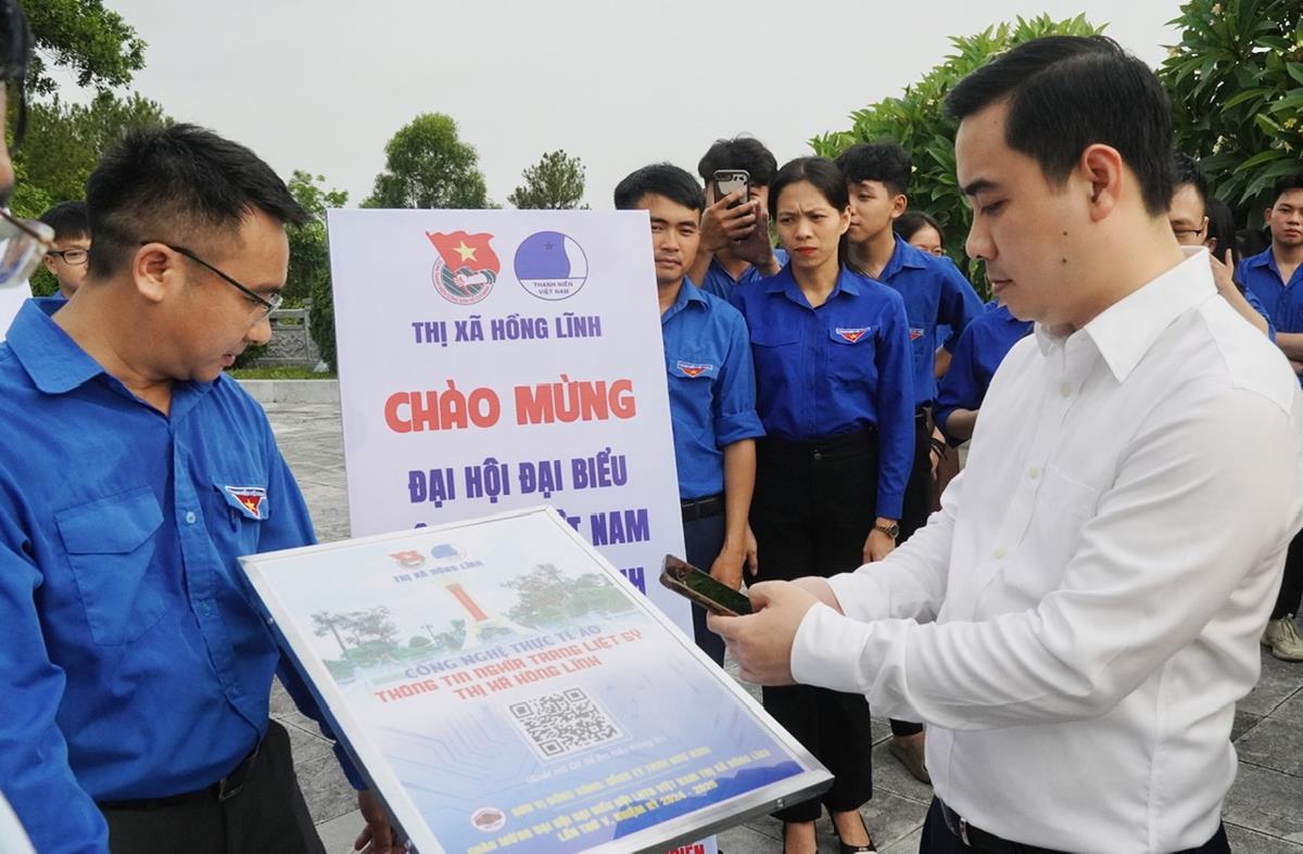 Ra mắt công trình thanh niên “Số hóa thông tin Nghĩa trang Liệt sỹ Thị xã Hồng Lĩnh”