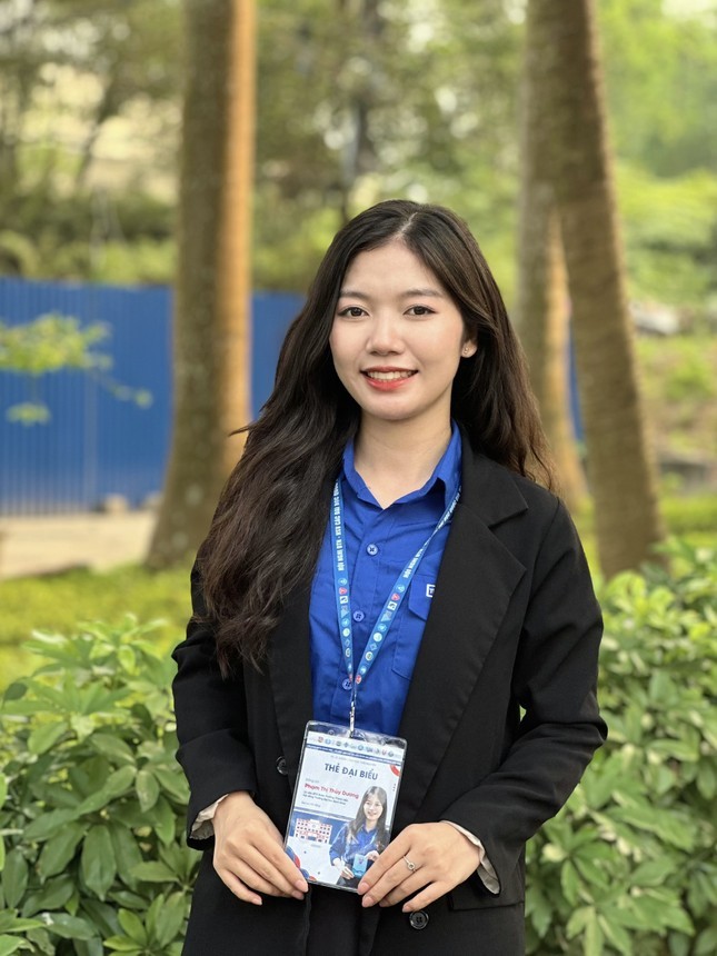 Nữ sinh Bách khoa quê Hà Tĩnh: Mê tin học - lập trình, thích thiện nguyện!