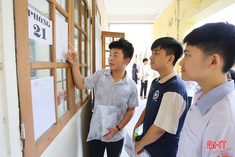 Gần 1.100 thí sinh so tài giành 455 "vé" vào Trường THPT Chuyên Hà Tĩnh