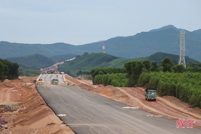 Đẩy nhanh tiến độ di dời công trình lưới điện phục vụ thi công dự án cao tốc Bắc - Nam