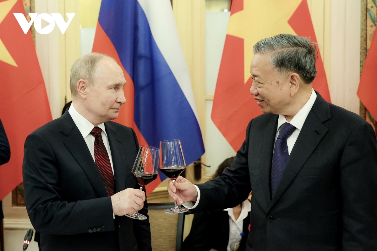 Toàn cảnh chuyến thăm Việt Nam của Tổng thống Nga Vladimir Putin