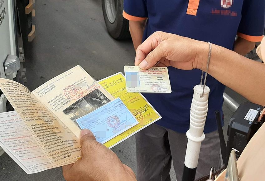 Từ tháng 7/2024, tham gia giao thông phải mang theo 6 loại giấy tờ