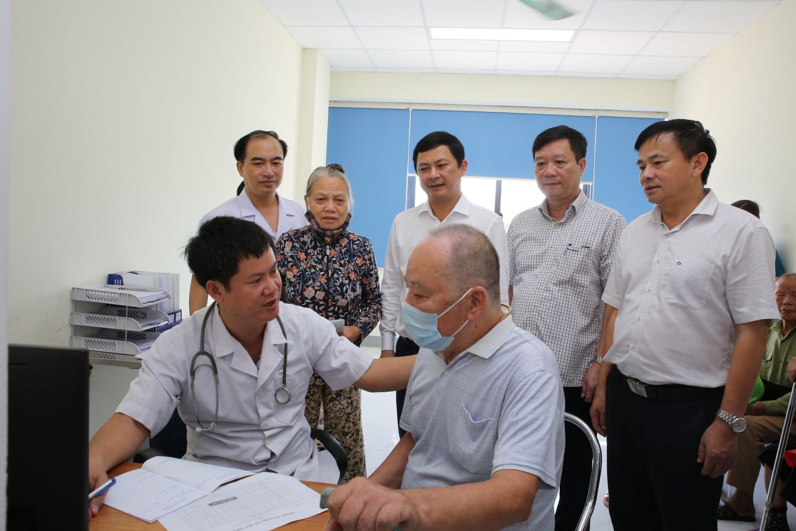 Hà Tĩnh: Hơn 400 thương binh, gia đình chính sách được khám, cấp thuốc miễn phí