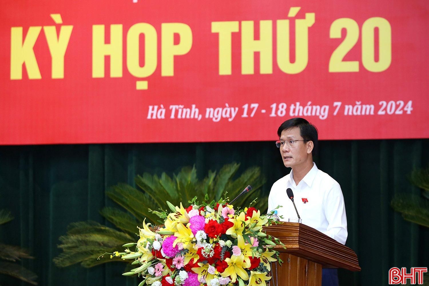 Giám đốc Sở Tài chính trả lời chất vấn nhiều nội dung cử tri quan tâm