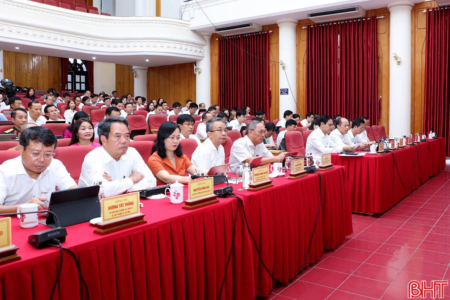 HĐND tỉnh thông qua các nghị quyết và tiến hành phiên bế mạc