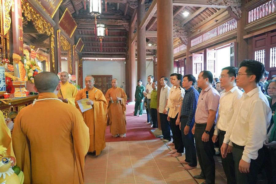 Trang trọng Lễ giỗ 10 nữ liệt sỹ TNXP Ngã ba Đồng Lộc