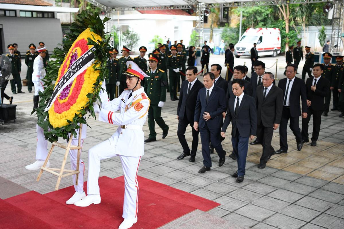 Đoàn đại biểu tỉnh Hà Tĩnh kính viếng Tổng Bí thư Nguyễn Phú Trọng