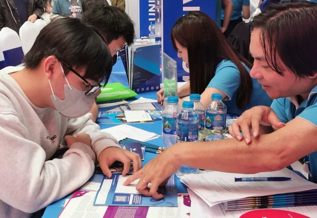 Hướng dẫn thí sinh nộp lệ phí xét tuyển đại học trực tuyến từ ngày 31/7