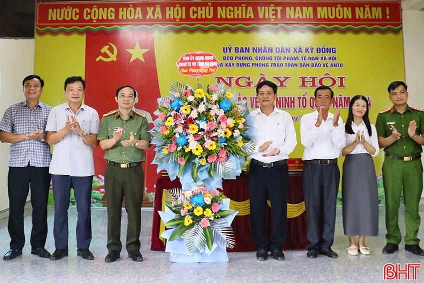 Người dân Hà Tĩnh hào hứng tham gia ngày hội toàn dân bảo vệ ANTQ