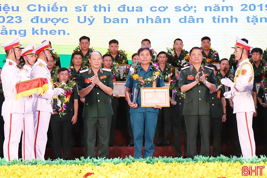 Hà Tĩnh có 3 tập thể, cá nhân điển hình thi đua quyết thắng Quân khu 4