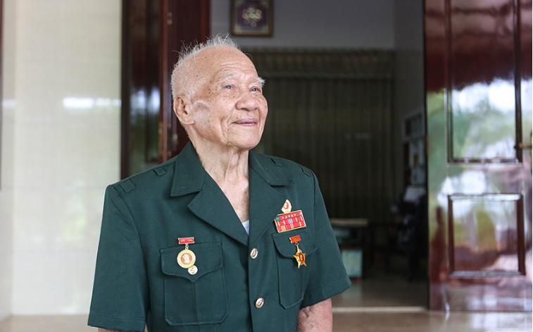 Cựu chiến binh 103 tuổi xúc động nhớ về ký ức Điện Biên