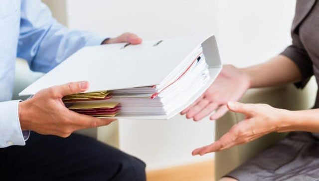 Làm lộ bí mật công tác sẽ bị truy cứu trách nhiệm hình sự
