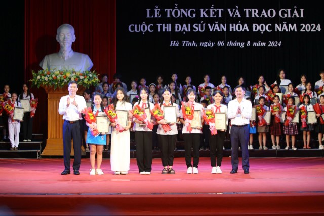 Hà Tĩnh tổ chức tổng kết và trao giải Cuộc thi Đại sứ Văn hoá đọc năm 2024