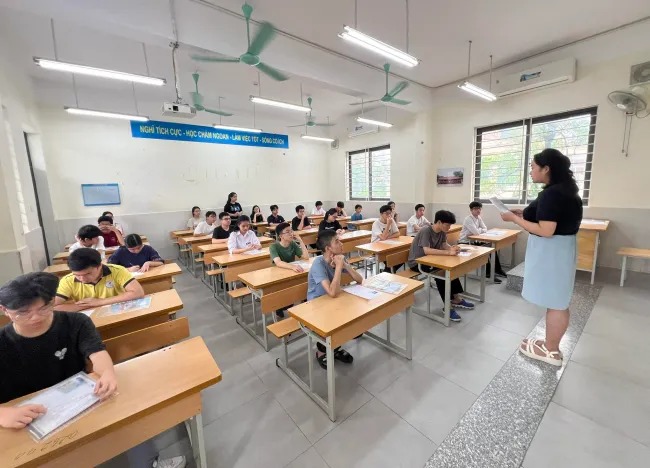 Bốc thăm môn thứ 3 kỳ thi vào lớp 10: Thứ trưởng Bộ Giáo dục và Đào tạo nói gì?