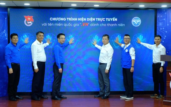 Phát động chương trình hiện diện trực tuyến an toàn, tin cậy với tên miền quốc gia “.vn” cho thanh niên