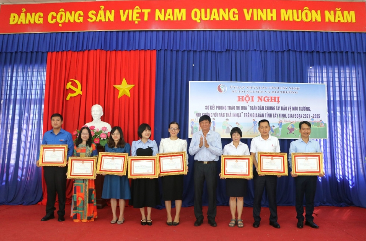 Chung tay bảo vệ môi trường, nói không với rác thải nhựa