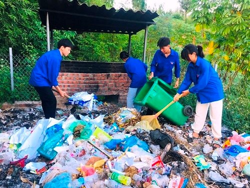 Tuổi trẻ Điện Biên chung tay chống rác thải nhựa