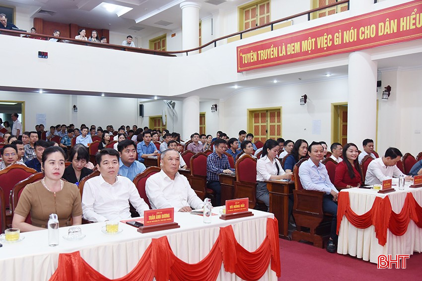 194 lãnh đạo cấp phòng ở Hà Tĩnh bồi dưỡng, cập nhật kiến thức